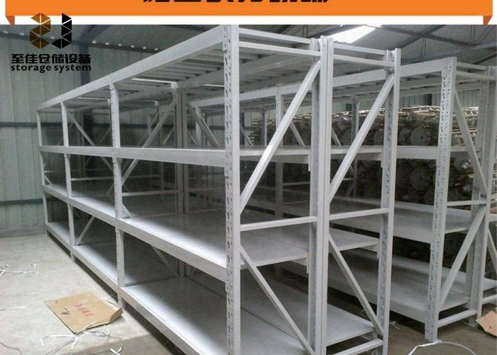 Metalen planken met een vermogen van 2000-6500 mm