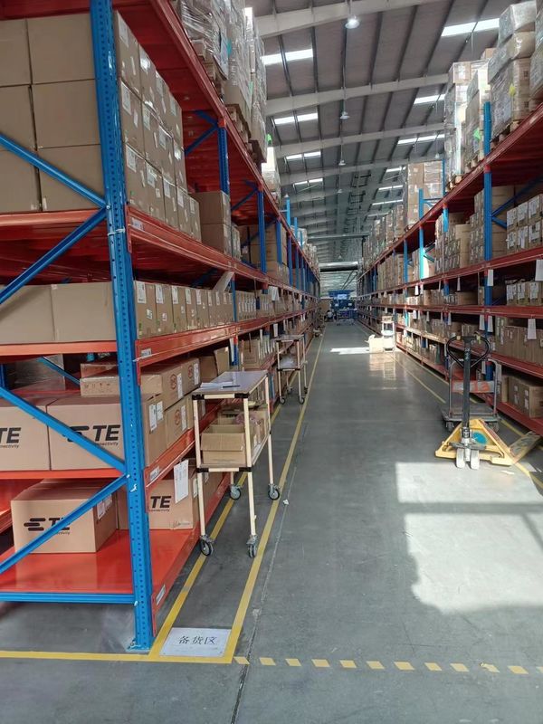 Corrosiebescherming Finish Industrial Metal Storage Racks voor veelzijdige opslagoplossingen