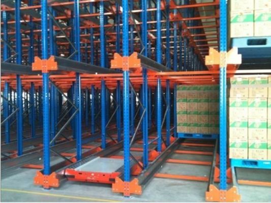 Gepersonaliseerd radioshuttle-systeem, pakhuis palletshuttle-rekken.