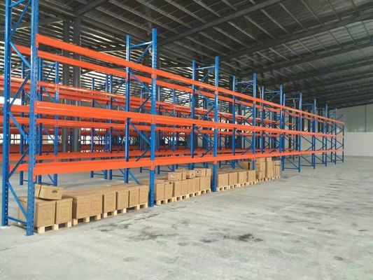 Verstelbare metalen rekken voor het opslaan van palletten