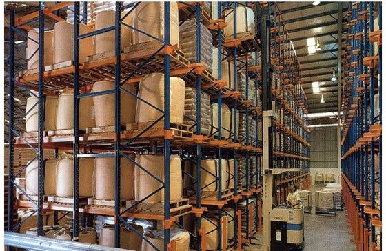 Verstelbare aandrijving in palletrekken, palletrekopslagsystemen voor koude opslag