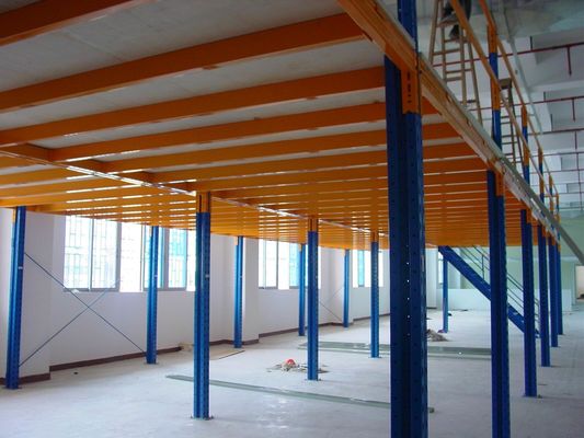 Zware staalstructuur Mezzanine vloer voor opslag in een magazijn