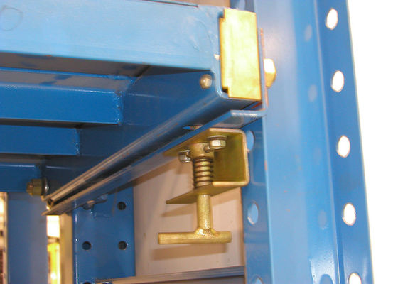 Industriële stalen schimmelopslagrekken Schuifkast Type Voor het opslaan van schimmel / gereedschap