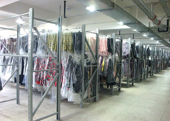 Anti-corrosie Lichte opslagrekken Commerciële palletrekken voor kleding