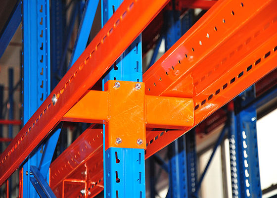 Stalen aandrijving voor zware palletrekken