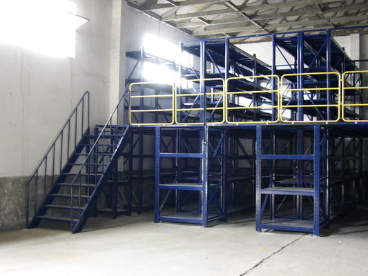 Montage van industriële mezzanine vloeren, pallet rek ondersteund mezzanine
