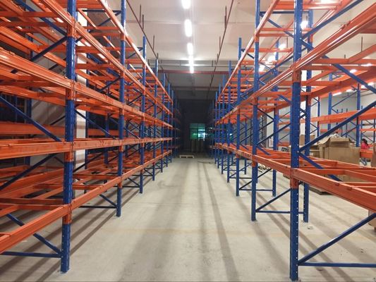 Op maat gemaakte zware metalen planken voor industriële opslag
