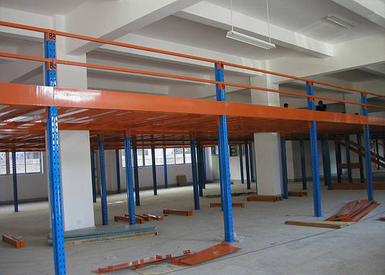 2 niveaus koudgewalste industriële stalen opslagrekken Platform Oranje / Blauwe kleur