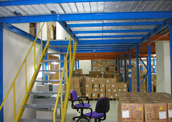 Staal Q235 Industrial Storage Mezzanine vloeren met stalen plaat 500 kg/m2