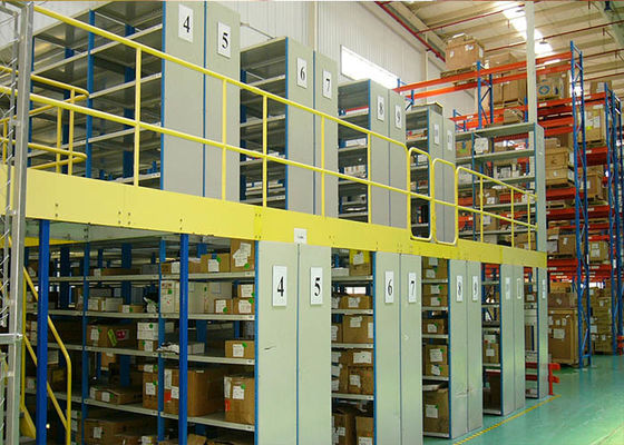 Warehouse Mezzanine vloer rekken systeem, aangepaste industriële metalen rekken voor opslag