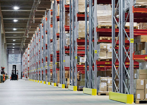 Op maat gemaakte industriële opslagrekken voor staal