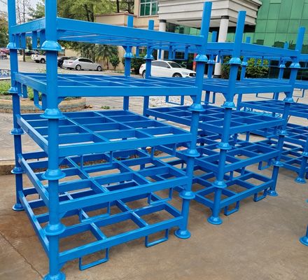 Blauw vloeiend magazijn Industrieel metaalopslagstapelingsrekken