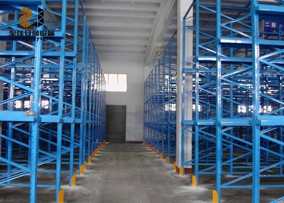 Veilig rijden in palletrekken / heavy duty warehouse rack shelving
