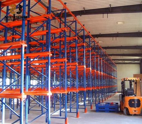 Veilig rijden in palletrekken / heavy duty warehouse rack shelving