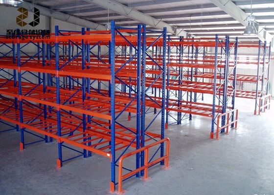 Maximaal 4500 kg per niveau Vermogen bekleed met 2000-6500 mm hoog staande rekken
