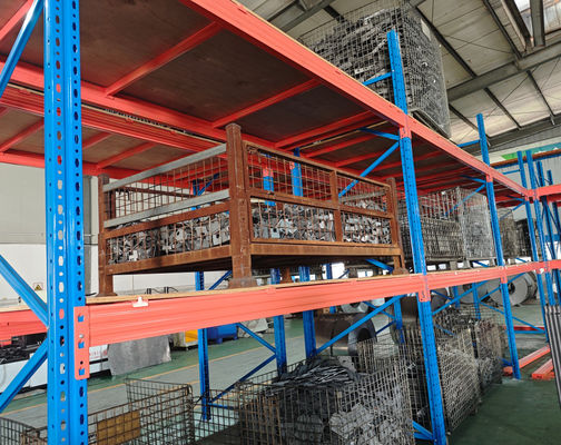 Op maat gemaakte staalopslagruimte voor zware pallets