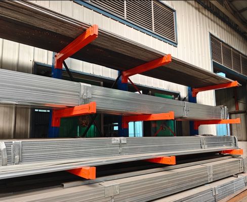 Industriële palletrekken met een grijze poederlaag