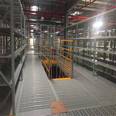 Stalen industriële mezzanine vloeren vloerbelasting 300-1000 kg per vierkante meter voor veelzijdige opslagopties